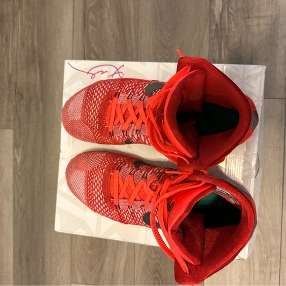 Kobe 9 Elite ‘Christmas’ - Size 12 - slightly worn - Picture 5 of 7